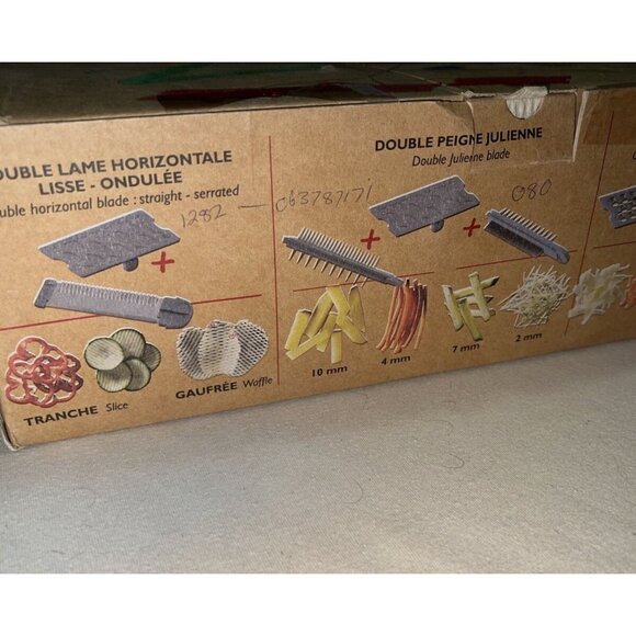 De Buyer Mandoline Swing 2.0 avec 3 râpes fonction poussoir/slider ergonomique F - Picture 8 of 9